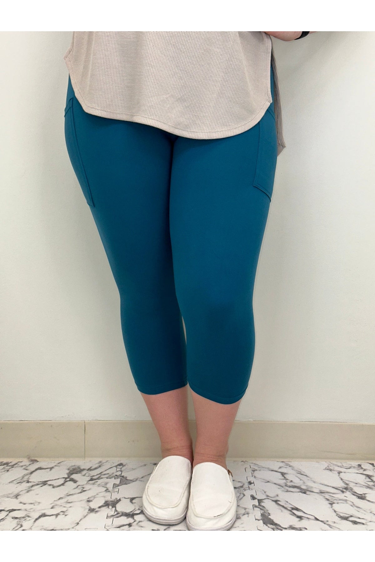 Turquoise Capri w/ Pockets