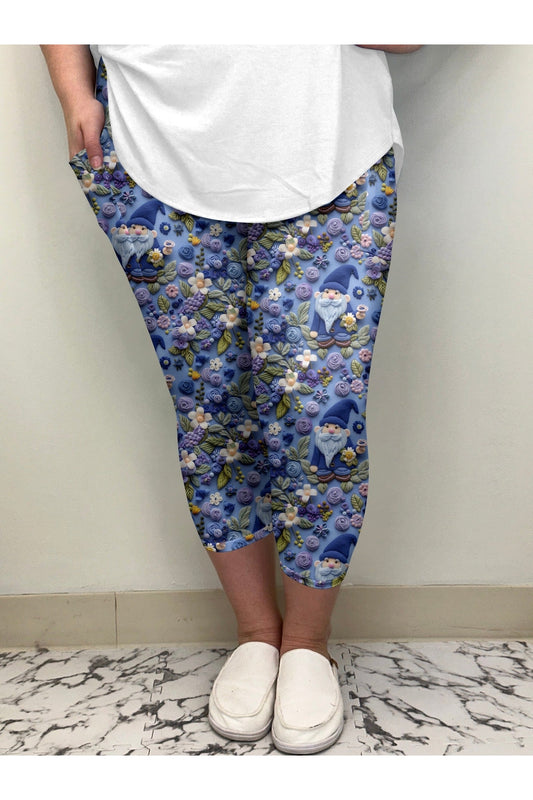 Blueberry Gnome Capri w/ Pockets