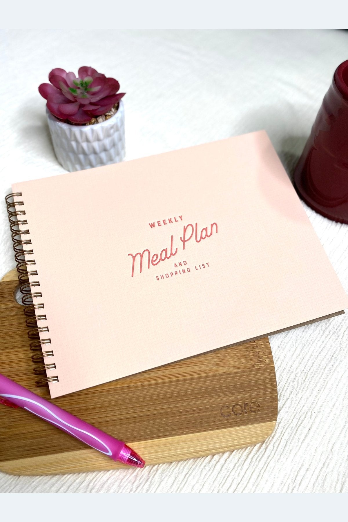 Retro Weekly Meal Planner in peach
