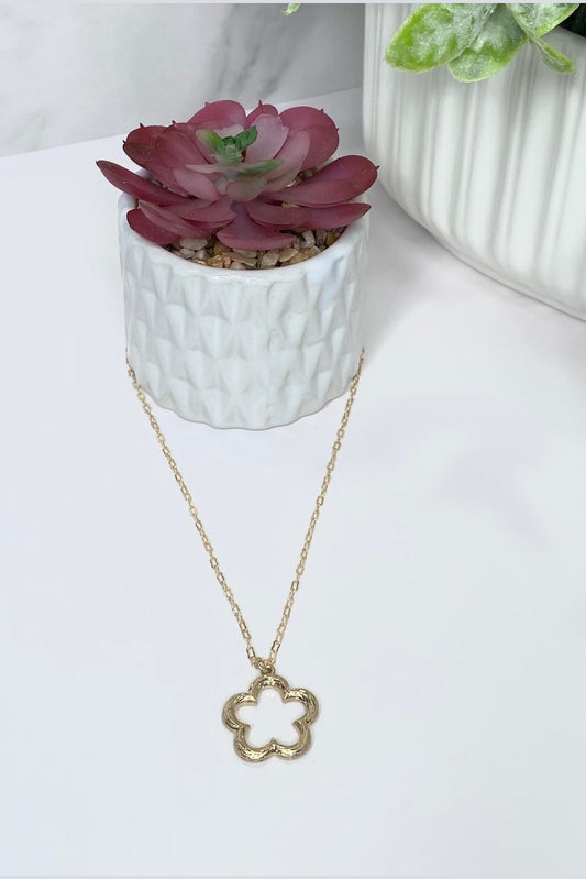 Open Flower Necklace in Gold