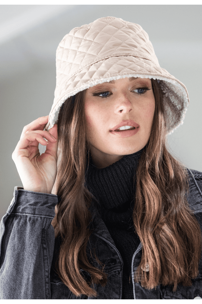 Reversible Sherpa Bucket Hat in Oatmeal