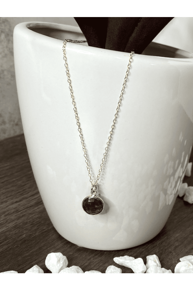 Round Amethyst Necklace in Gold